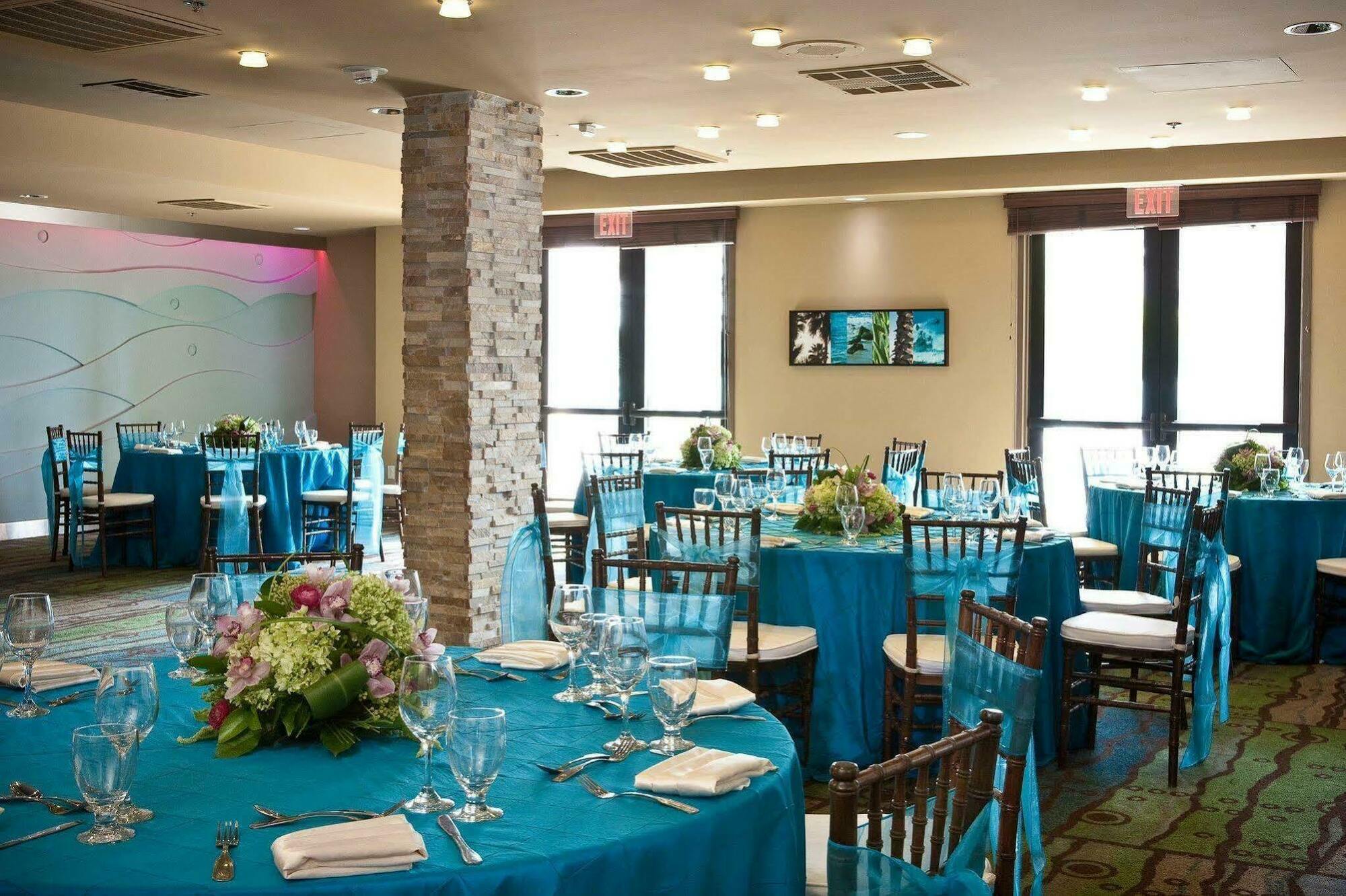 Embassy By Hilton La Jolla 4*