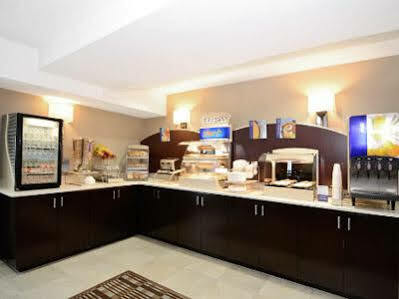Express Airport-old Town By Ihg Hotel 2*