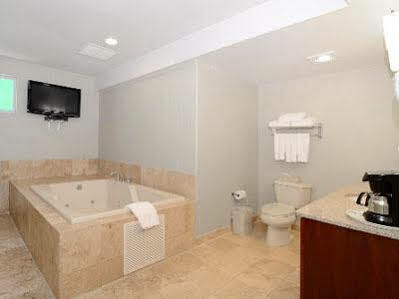 Express Airport-old Town By Ihg