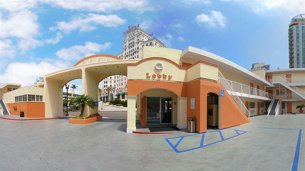 Motel Baymont By Wyndham Downtown 2*
