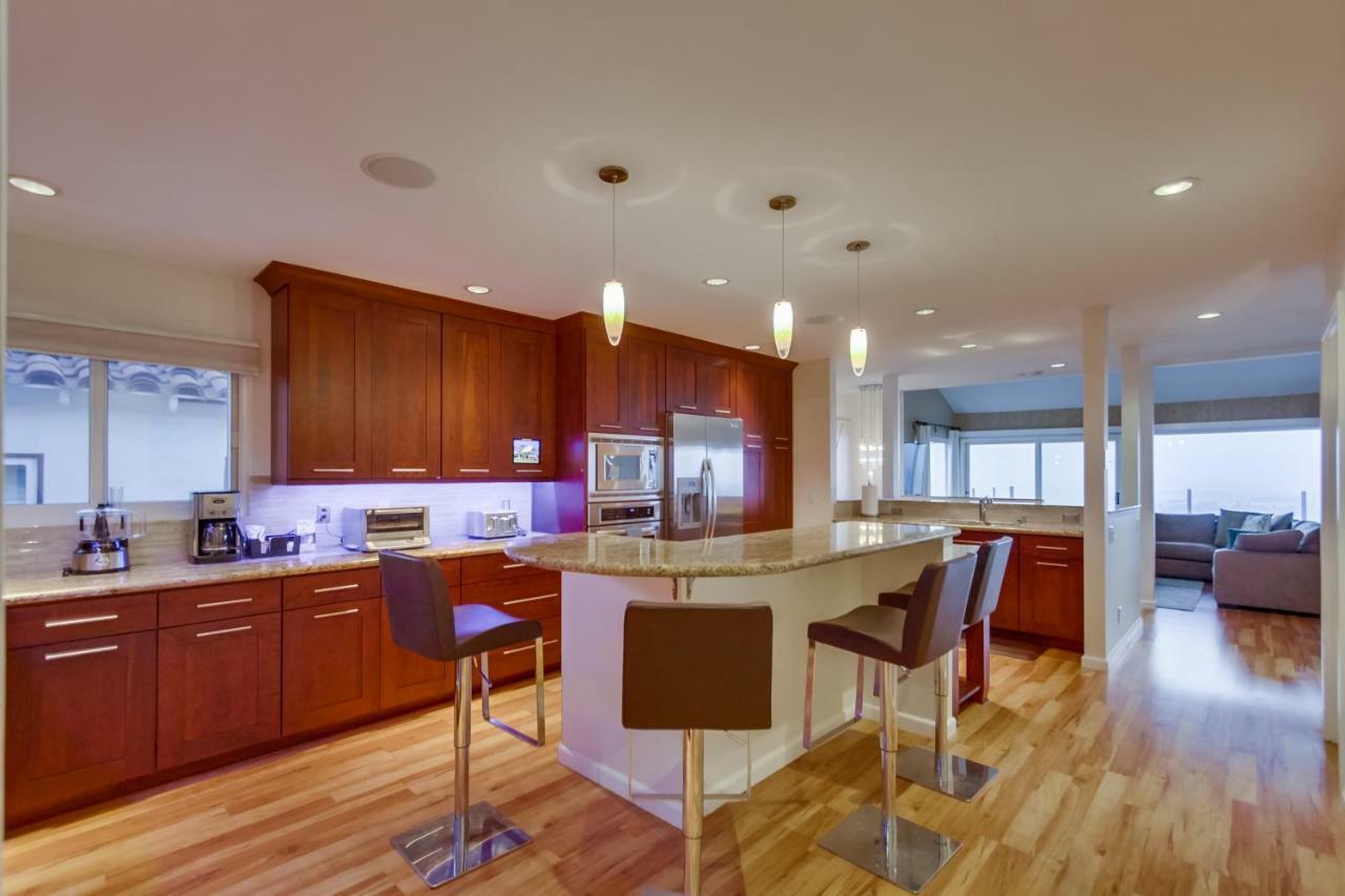 Incredible Hilltop Luxury Bay View Retreat San Diego