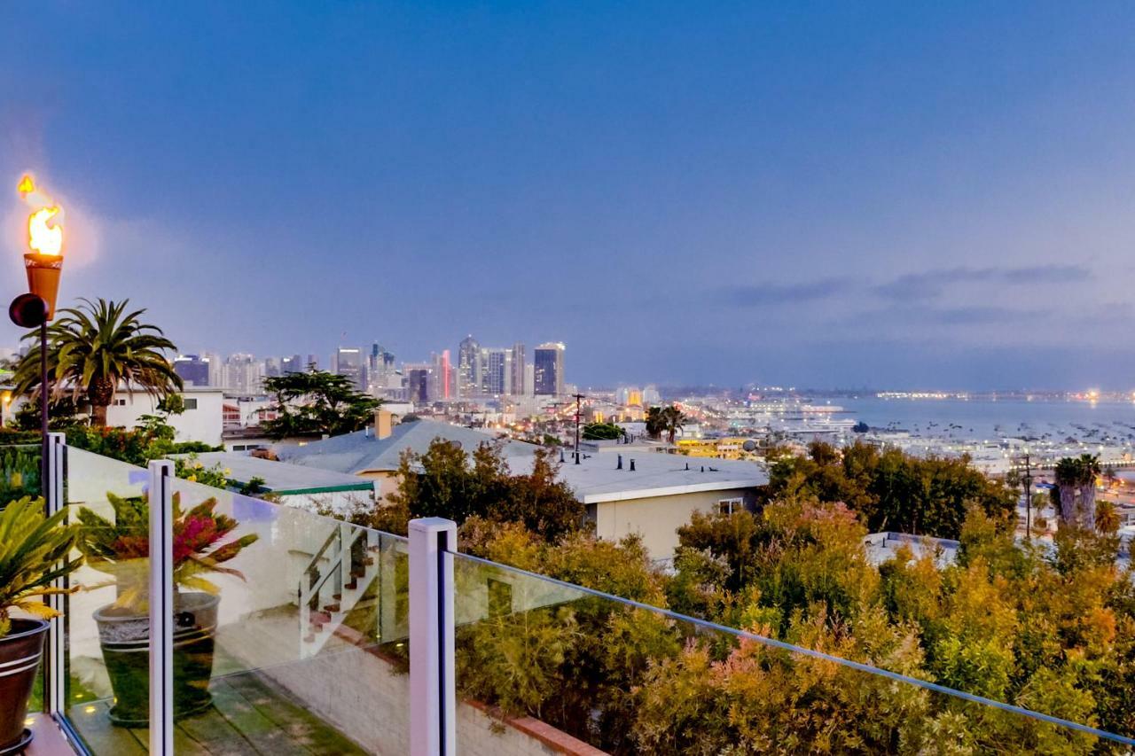 Incredible Hilltop Luxury Bay View Retreat