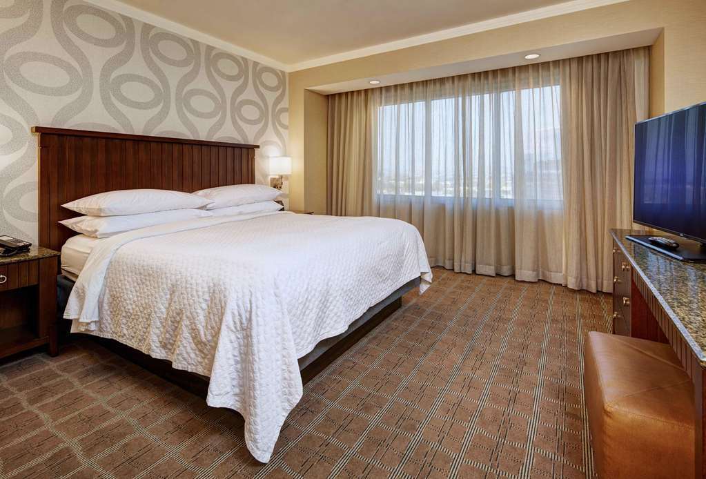 Embassy By Hilton La Jolla Hotel 4*