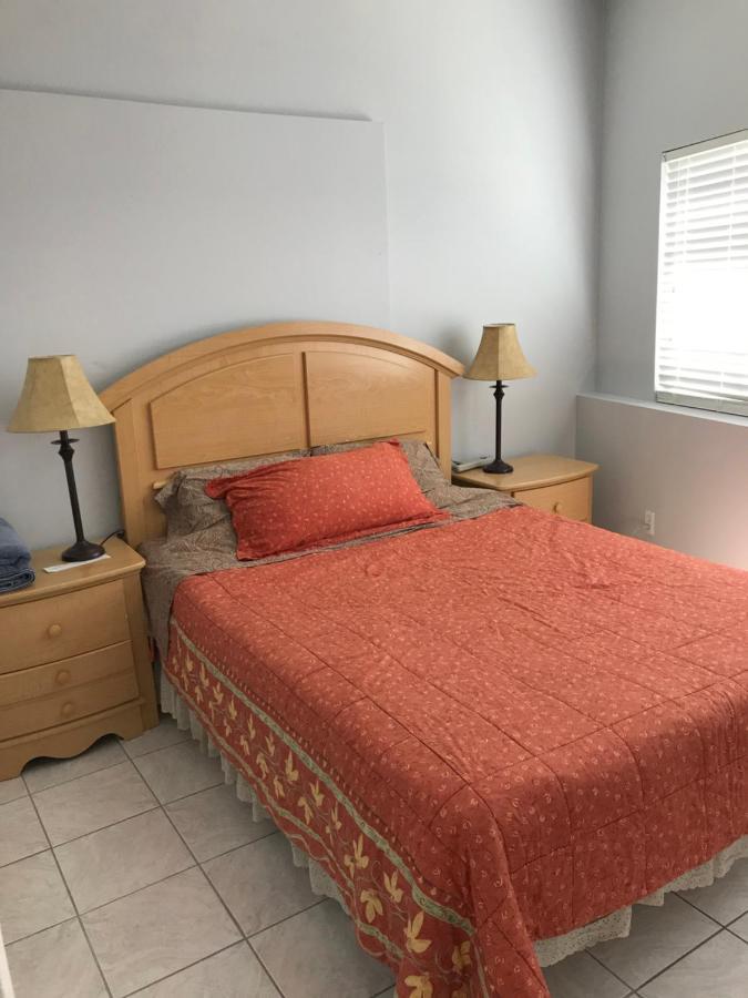 3 Bedrooms Guest House, Pacific Beach, Sea World, Downtown,& 3 Bus Lines-3 *