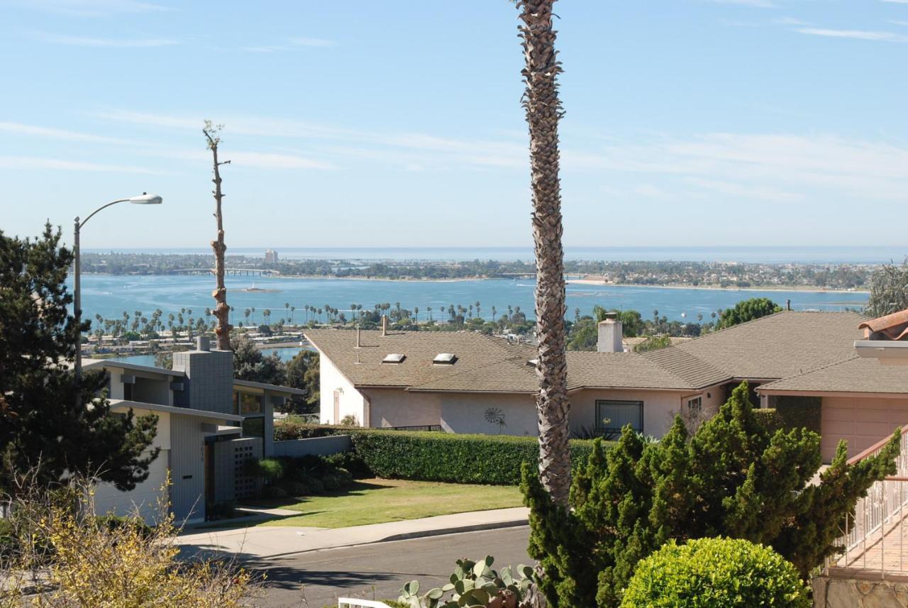 Holiday home 3 Bedrooms Guest House, Pacific Beach, Sea World, Downtown,& 3 Bus Lines-3 *