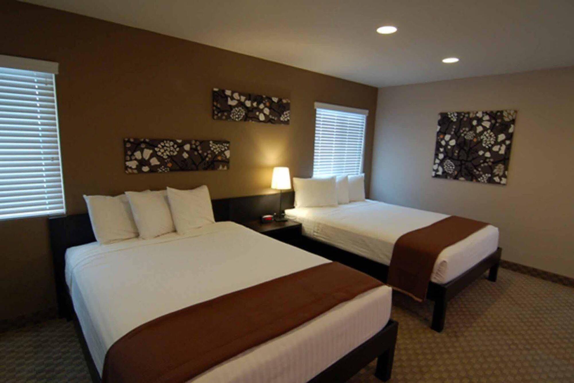 Fairfield & By Marriott Pacific Hotel 2*
