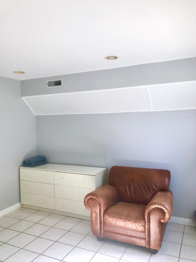 3 Bedrooms Guest House, Pacific Beach, Sea World, Downtown,& 3 Bus Lines-3 Holiday home San Diego