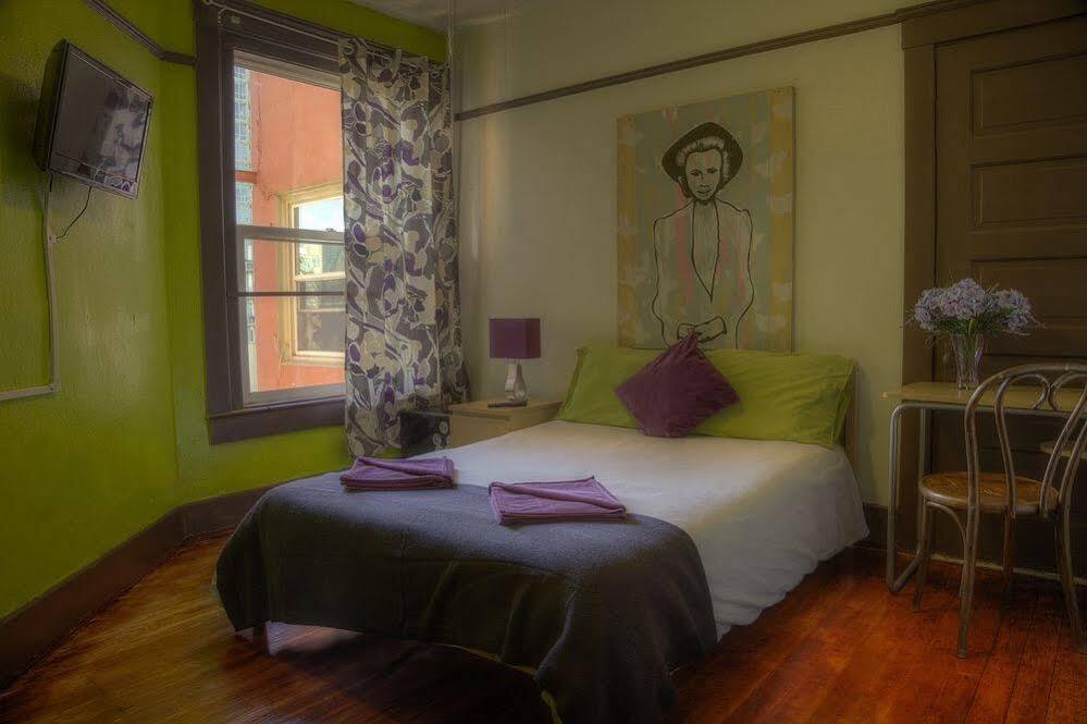Hostel Lucky D's Youth And Traveler's *