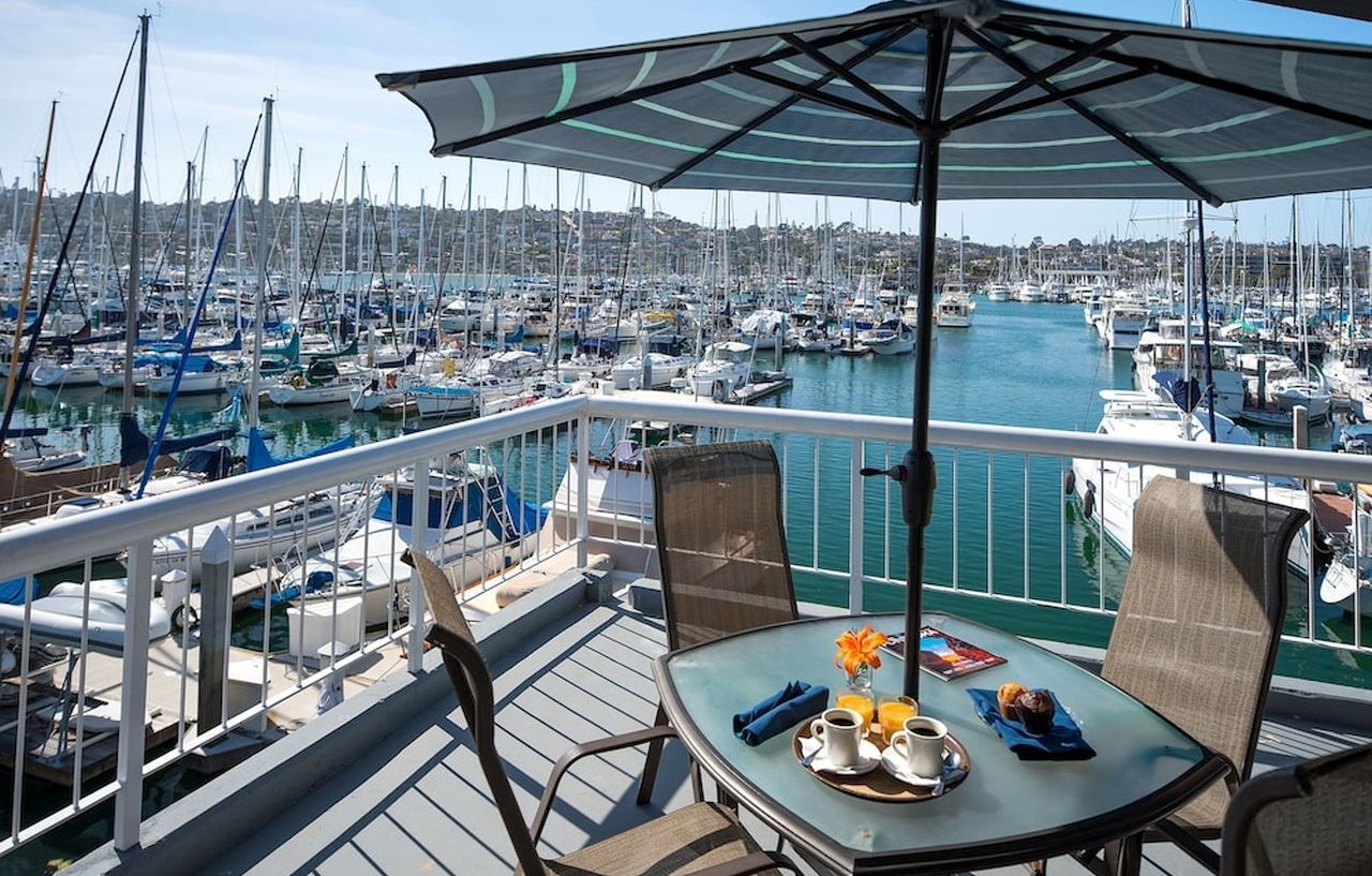 Hotel Bay Club And Marina 3*