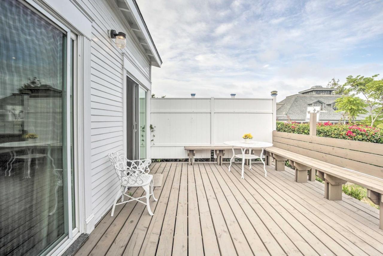 Holiday home With Deck And Yard - 2 Blocks To Bay!