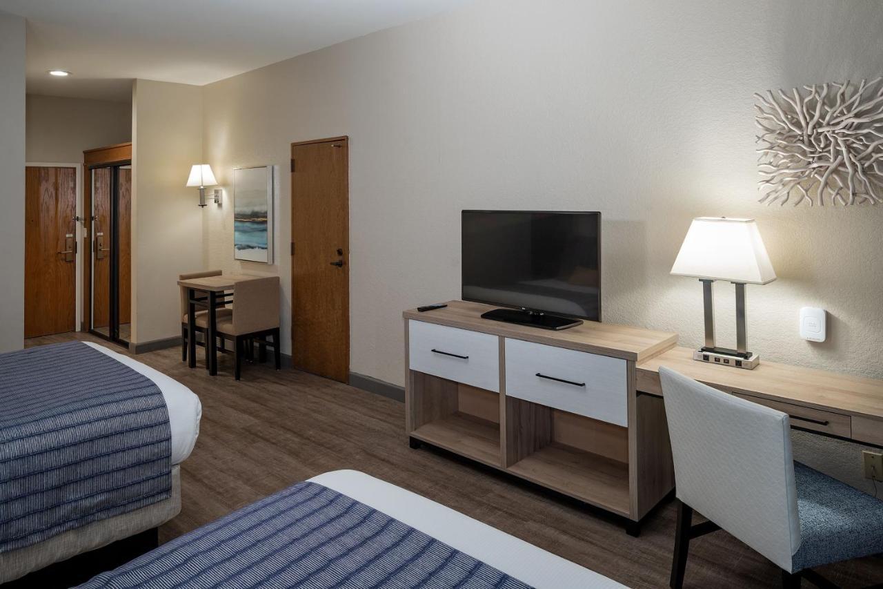Bay Club And Marina Hotel 3*