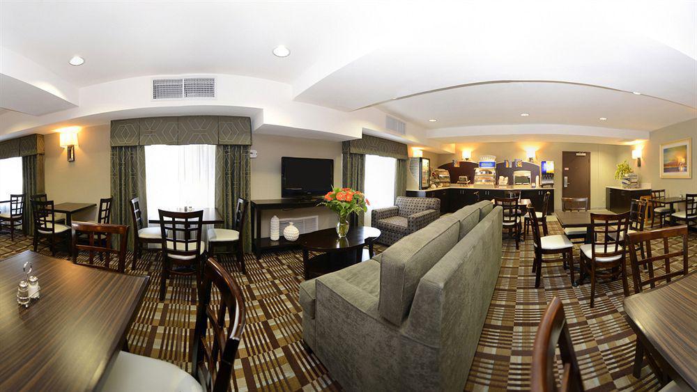 Express Airport-old Town By Ihg 2*